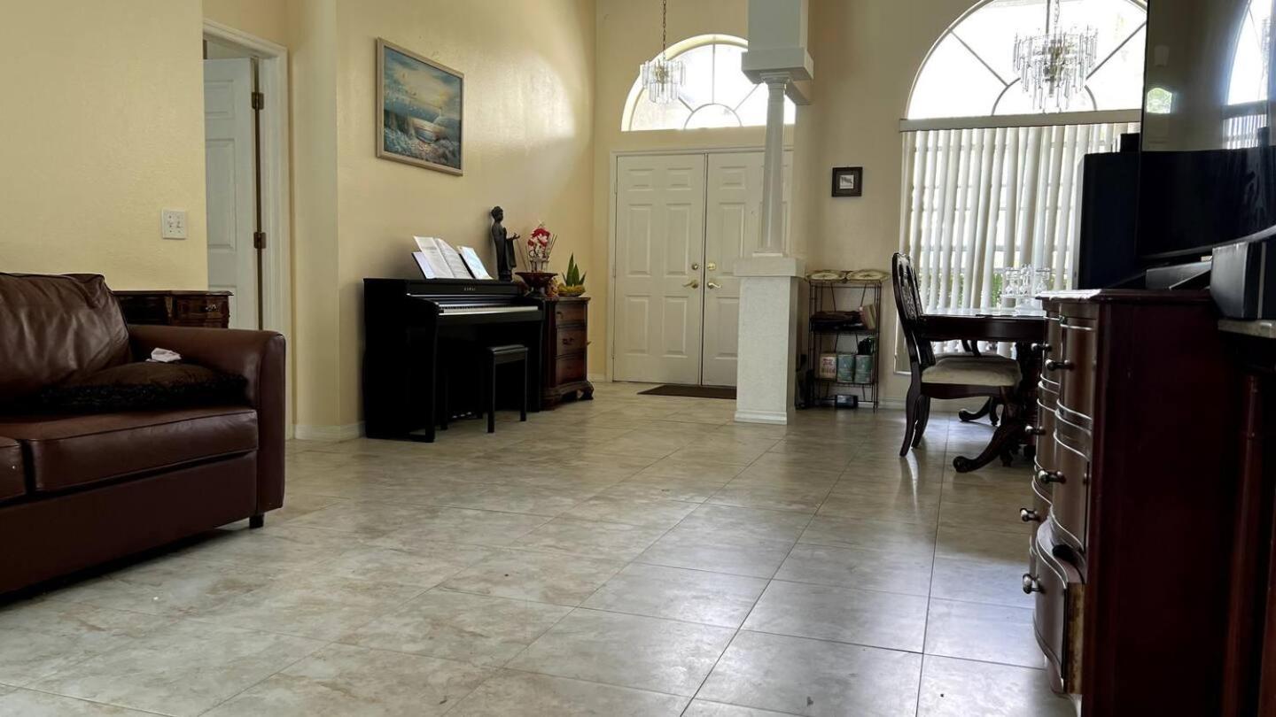 Room In Citrus Park And Carollwood, Close To The Airport & Downtown Tampa Exterior photo